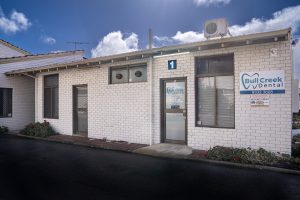 Read more about the article How Do I Choose a Dental Clinic?